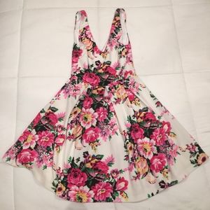 LUSH Flowy floral dress